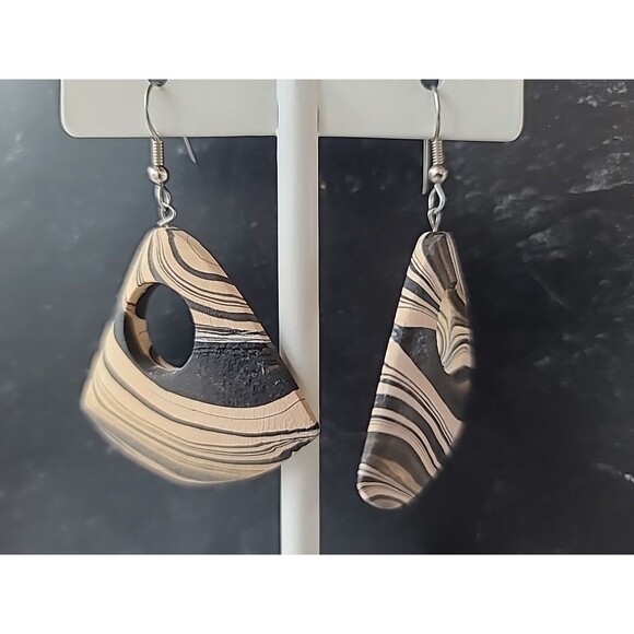 Bohemian Wooden Triangular Shaped Dangling Earrings Vintage NOS - Picture 4 of 10